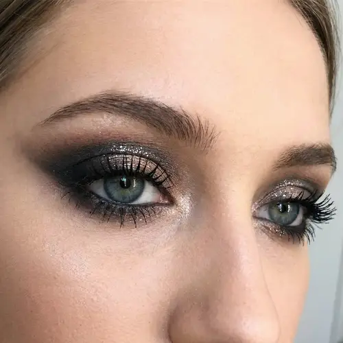 Stunning Smokey Eye Makeup Look | Dark Eyeshadow with Glitter