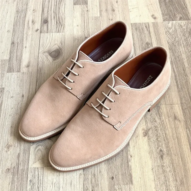 Best Shoe Colors for Beige Suits