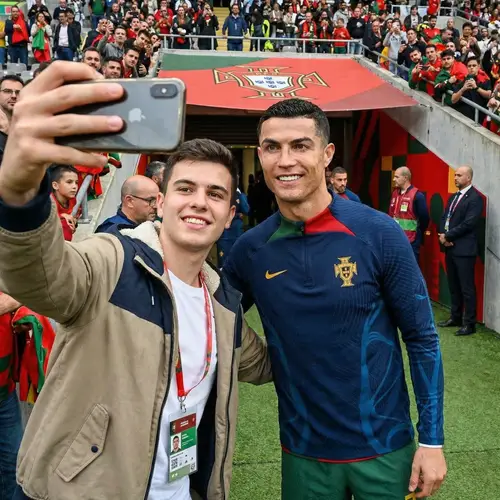 Selfie with Cristiano Ronaldo: Capture the Moment