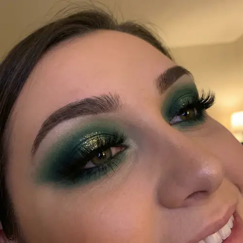 Green Smokey Eye Makeup for a Stunning Night Out Look