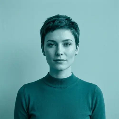 Minimalist Monochromatic Portrait Design | Hue Level 0.7