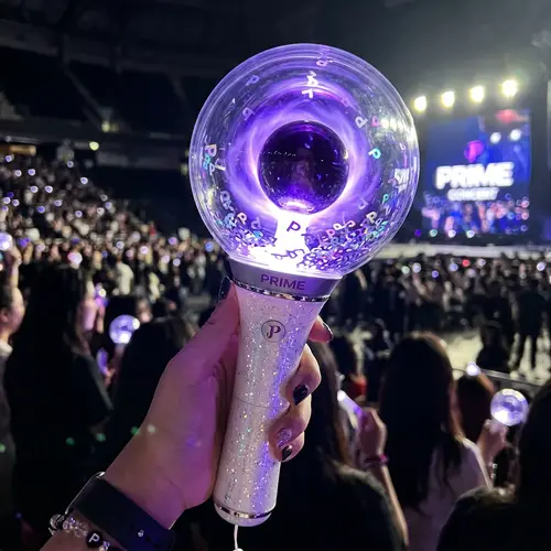 Elegant Kpop Lightstick with Glittering Design