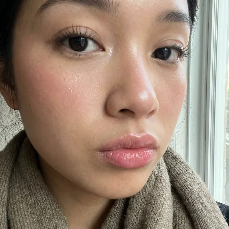 Natural Plump Lips & Black Eyes Makeup Look