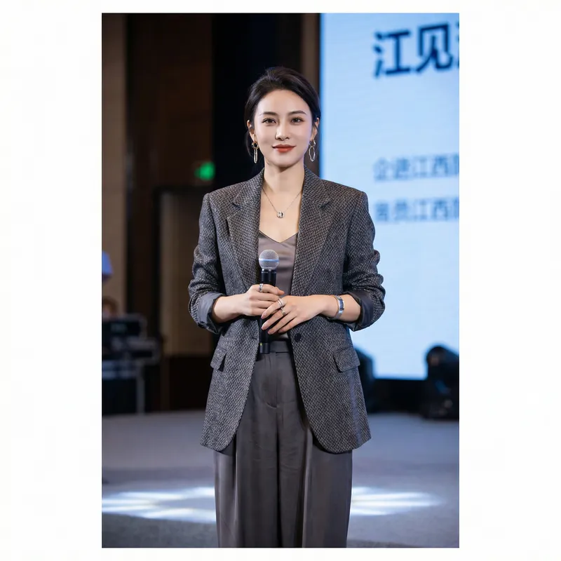 Captivating Jiangxi Woman - Stylish Image of Chinese Beauty