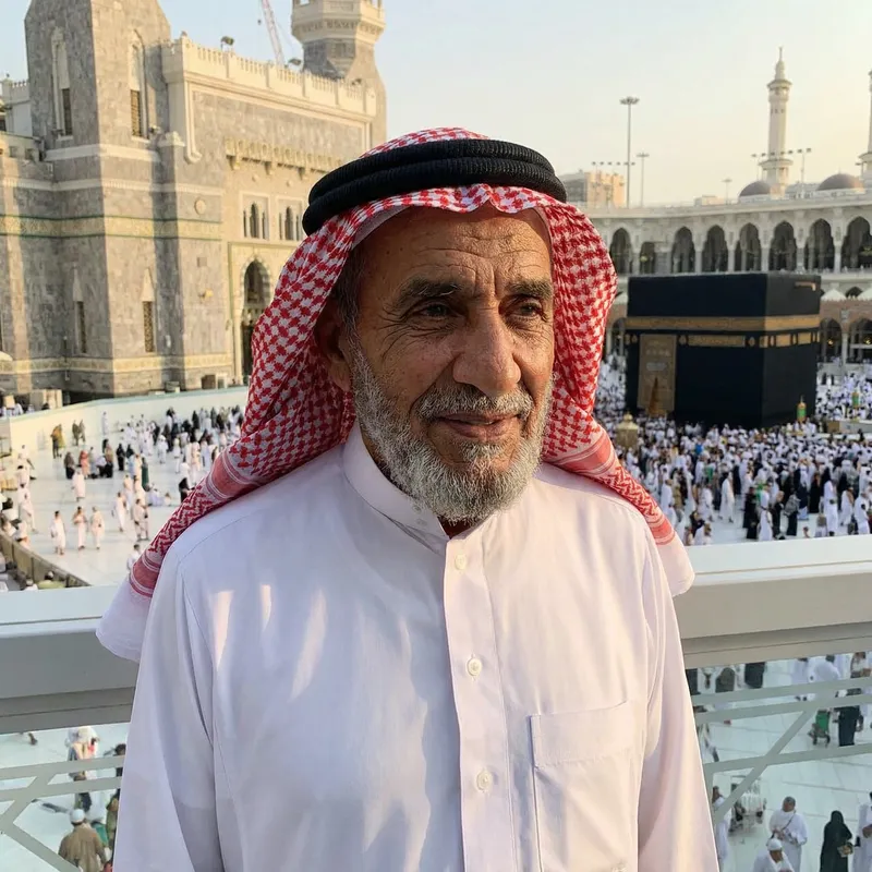 Elderly Middle-Eastern Man in Traditional Arabic Attire from Mecca