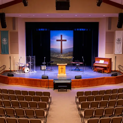 Vibrant 500 Sq Ft Stage Design for Events