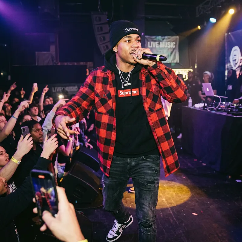 Light Skin Rapper in Supreme Style Light Skin Rapper in Supreme Style