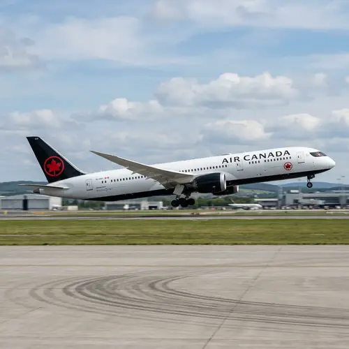 Air Canada Airliner Taking Off | Clean Motion Picture