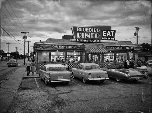 1950s Diner and Classic Cars: A Nostalgic Photo
