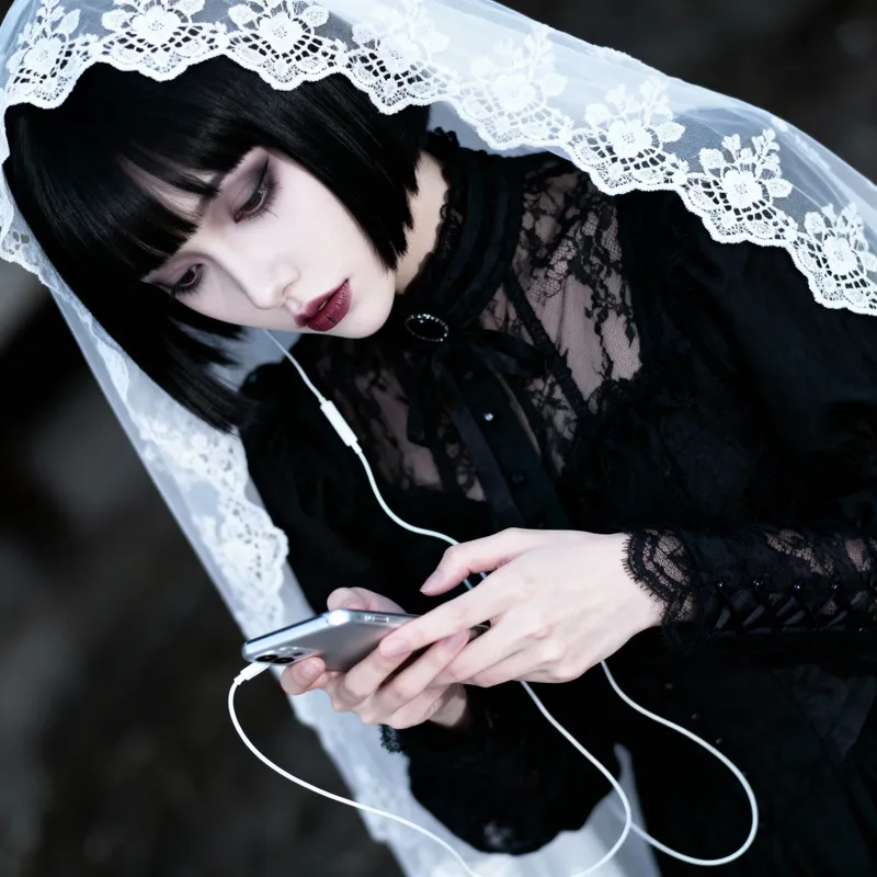 Gothic Style Photo Composition: A Dark Elegance