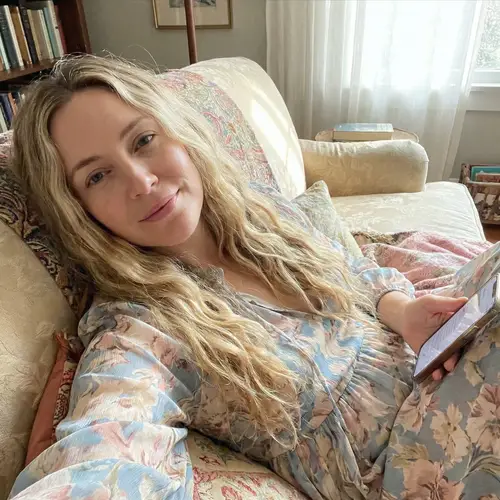 Impressionist-Inspired Model: Tranquil Home Moments