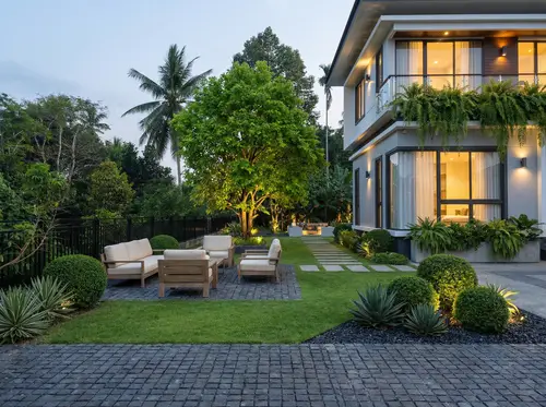 Luxury Modern Tropical Courtyard Garden Design