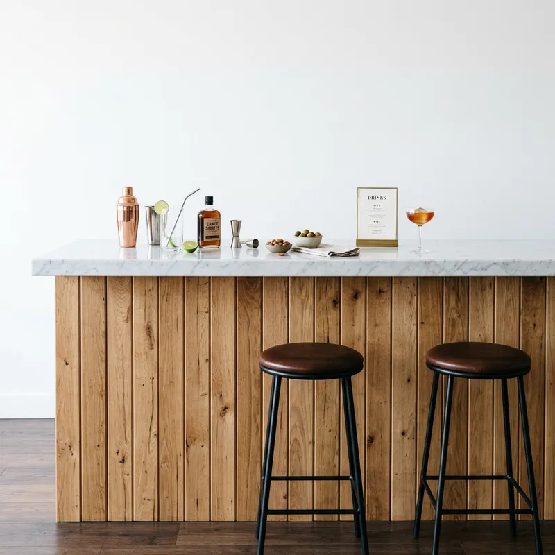 Vertical Wooden Plank Bar Counter with White Stone Countertop Vertical Wooden Plank Bar Counter with White Stone Countertop
