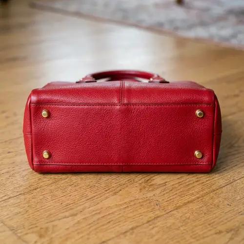 Stylish Red Handbag - Bottom View Analysis