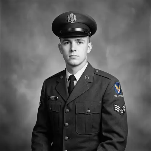 U.S. Air Force Portrait 1951-1955 - Harvey's Official Look