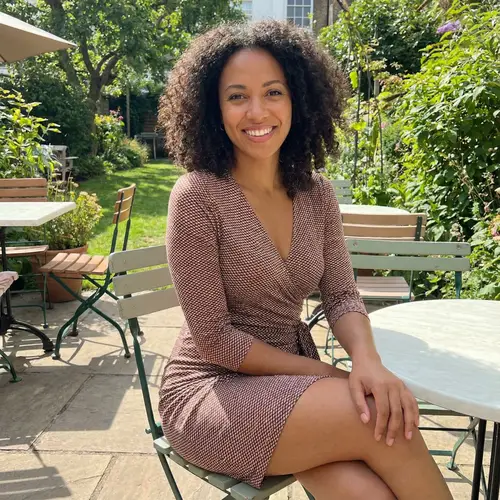 Stunning Beauty: Embrace Your Curves