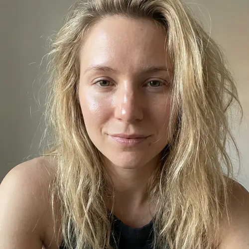 Hyperrealistic Portrait of a Gorgeous Blonde Woman