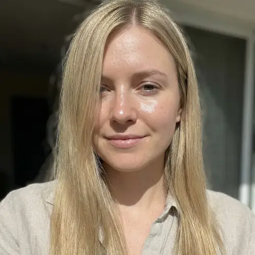Stunning Blonde Woman Portrait in Natural Daylight