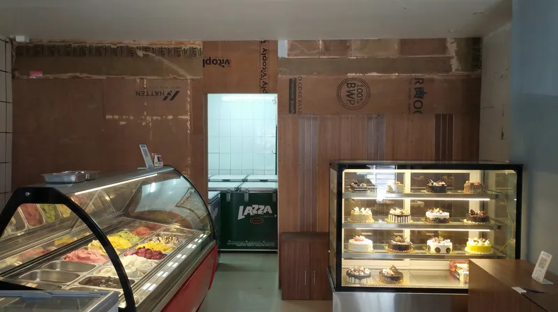 Ice Cream Counter & Cake Display Unit