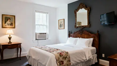 Elegant Victorian Hotel Room Design