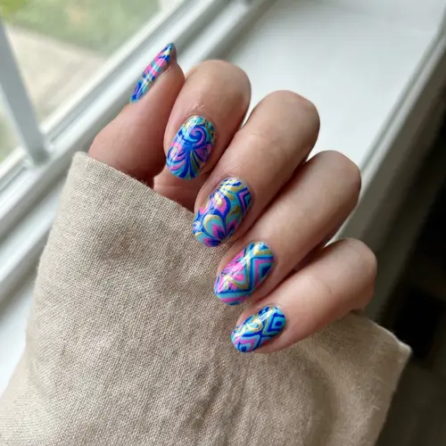 Gorgeous Nail Art with Intricate Patterns & Colors