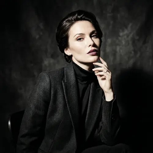 Seductive 'Rose Dusk' Lipstick in Stunning B&W