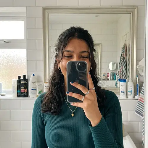 Attractive Tamil UK Girl Instagram Profile at 19