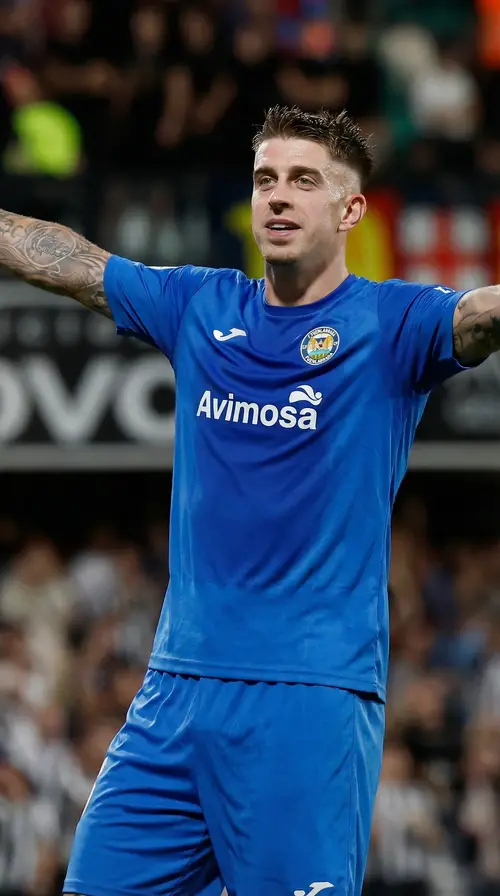 CF Fuenlabrada Player Celebration Image Modification