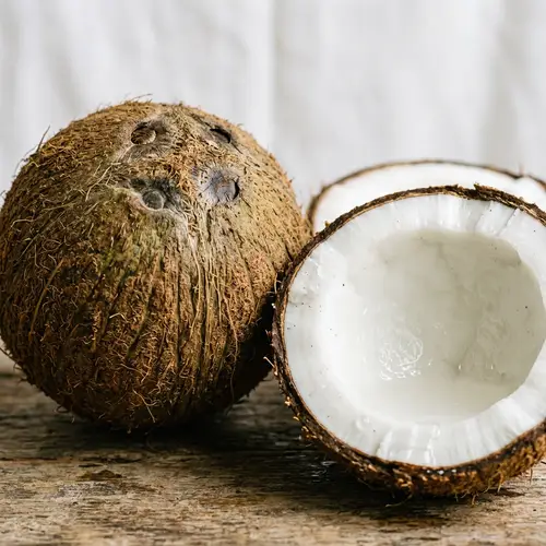 Natural Coconut - Fresh Husk, White Flesh, Clear Water