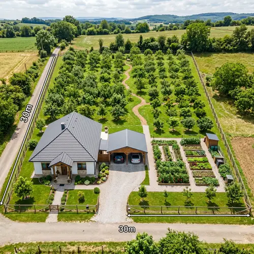 30m x 30m Farm Layout with House & Garden