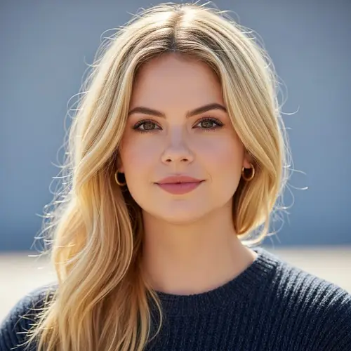 Ashley Benson: Beautiful Blonde Filmstar