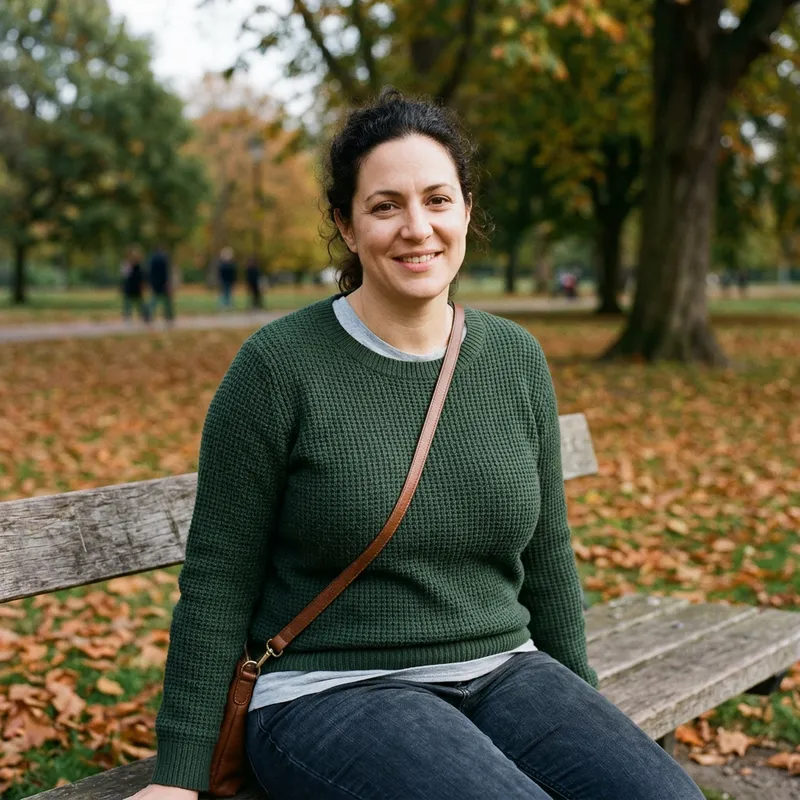 Stunning Women with 44 DDD Curves Stunning Women with 44 DDD Curves