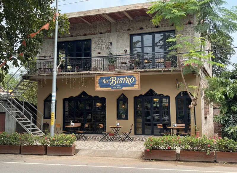 Charming Cafe Bistro Look