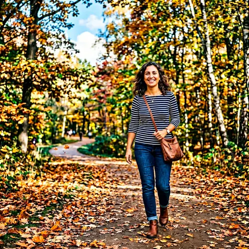 Meet Maria | Casual Style in Autumn Park with Leather Handbag