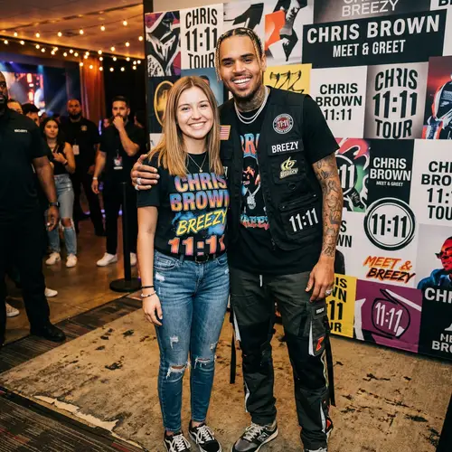 Meet Chris Brown: Fan Photo Opportunity