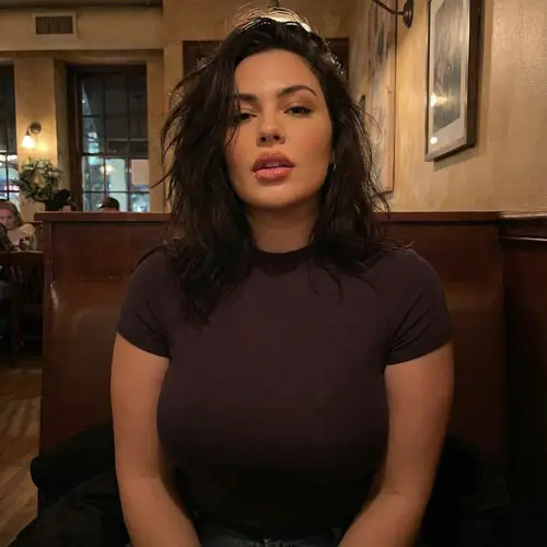 Hot Curvy Body: Embrace Your Stunning Figure