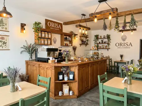 Cafe Orisa: A Rustic Floral Retreat