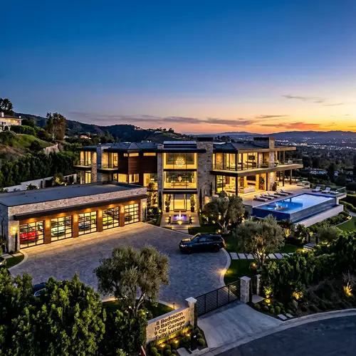 Luxury 8 Bedroom House with 10 Bathrooms for Sale