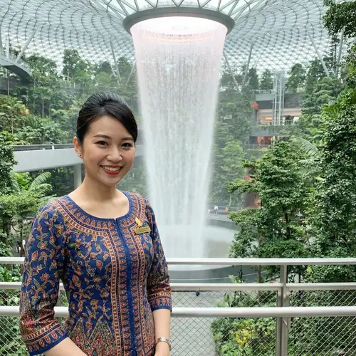 Singapore Airlines Stewardess at Changi Airport