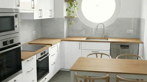 Modern Kitchen Tile Upgrade - Glossy 60x120 Tiles